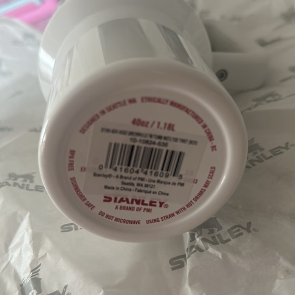 Stanley Mistletoe Twist Limited Edition Quencher H2.0 Flowstate Tumbler 40oz NEW - Picture 5 of 5